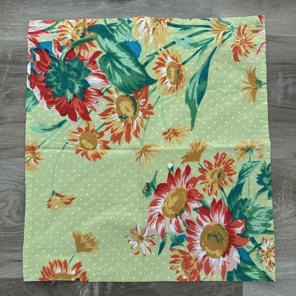 April cornell napkinsset Of Six Green Polka Dot Floral  100%cotton